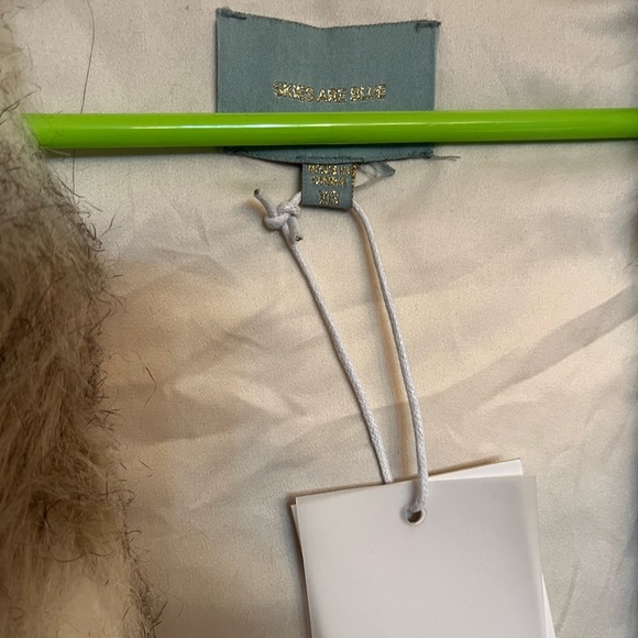 NWT size Med faux fur vest - Picture 3 of 5